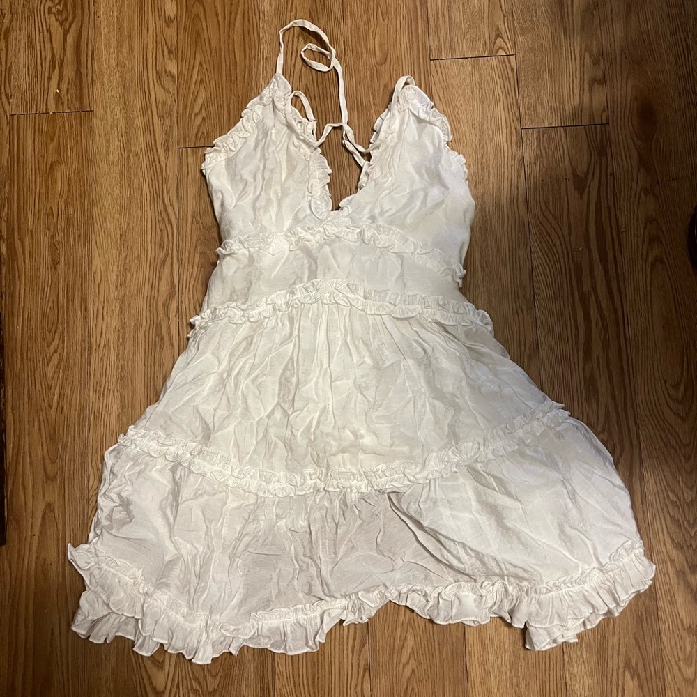 Small white Princess Polly dress. Worn once for a dance, condition is like new.